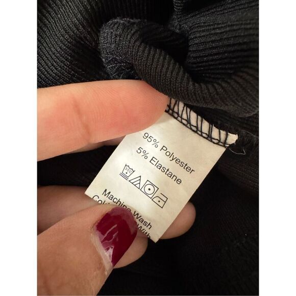 Black crop top - Picture 5 of 7